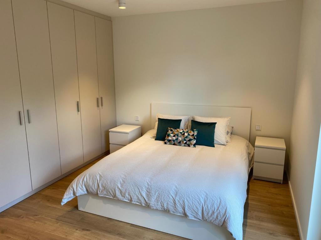 Adorable Center With Parking, Near Tram Апартаменты *